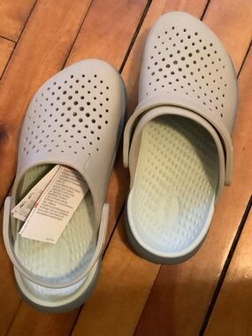 CROCS Inmotion Clogs M6/W8 NWT